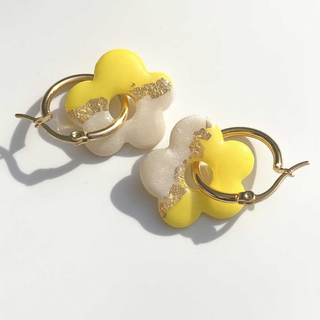 Boucles d'Oreilles Créoles Pampilles Fleurs Pop - Jaune Citron Blanc et Or