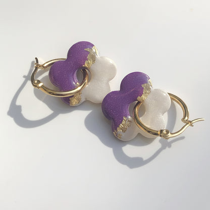 Boucles d'Oreilles Créoles Pampilles Fleurs Pop - Blanc Nacré Violet Prune et Or Rayé