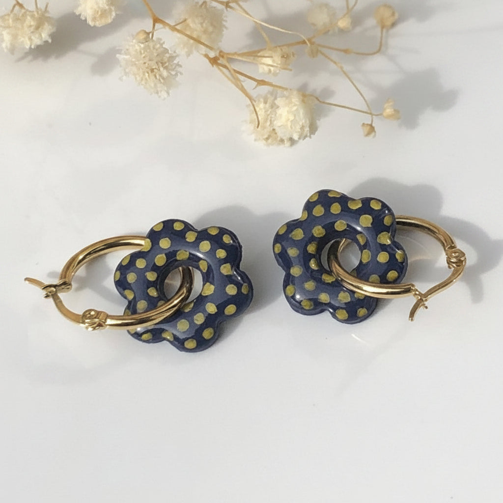 Boucles d'Oreilles Créoles Pampilles Fleurs - Bleu Windsor à Pois
