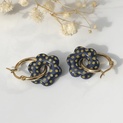 Boucles d'Oreilles Créoles Pampilles Fleurs - Bleu Windsor à Pois