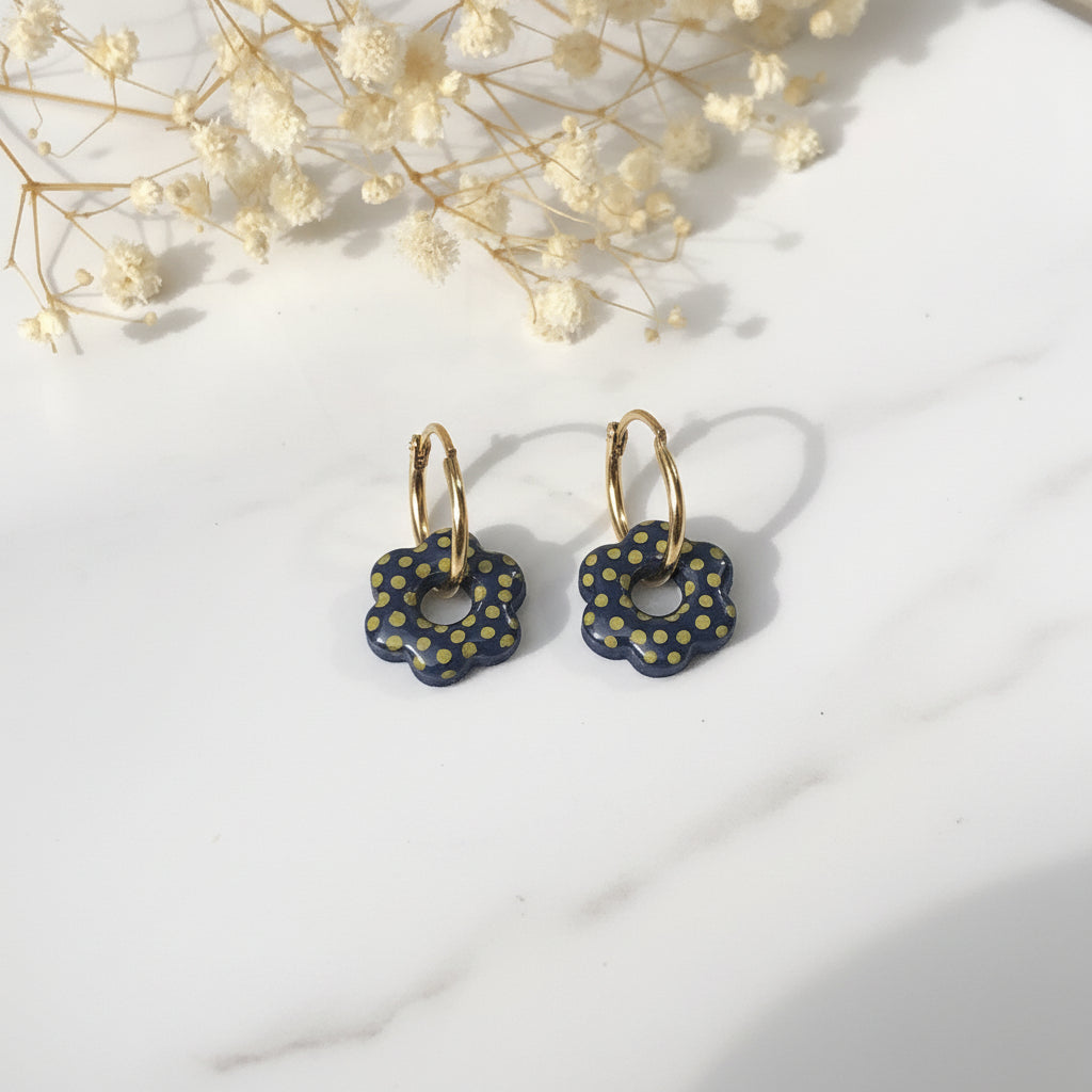 Boucles d'Oreilles Créoles Pampilles Fleurs - Bleu Windsor à Pois