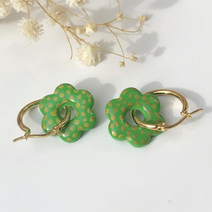 Boucles d'Oreilles Créoles Pampilles Fleurs - Vert Feuille à Pois