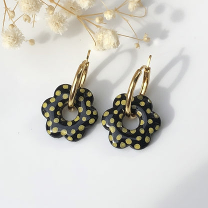 Boucles d'Oreilles Créoles Pampilles Fleurs - Noir à Pois