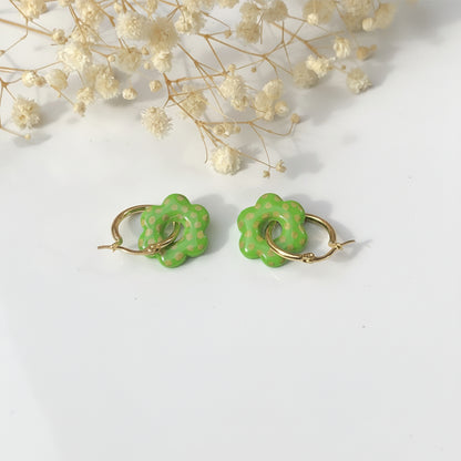 Boucles d'Oreilles Créoles Pampilles Fleurs - Vert Pomme à Pois