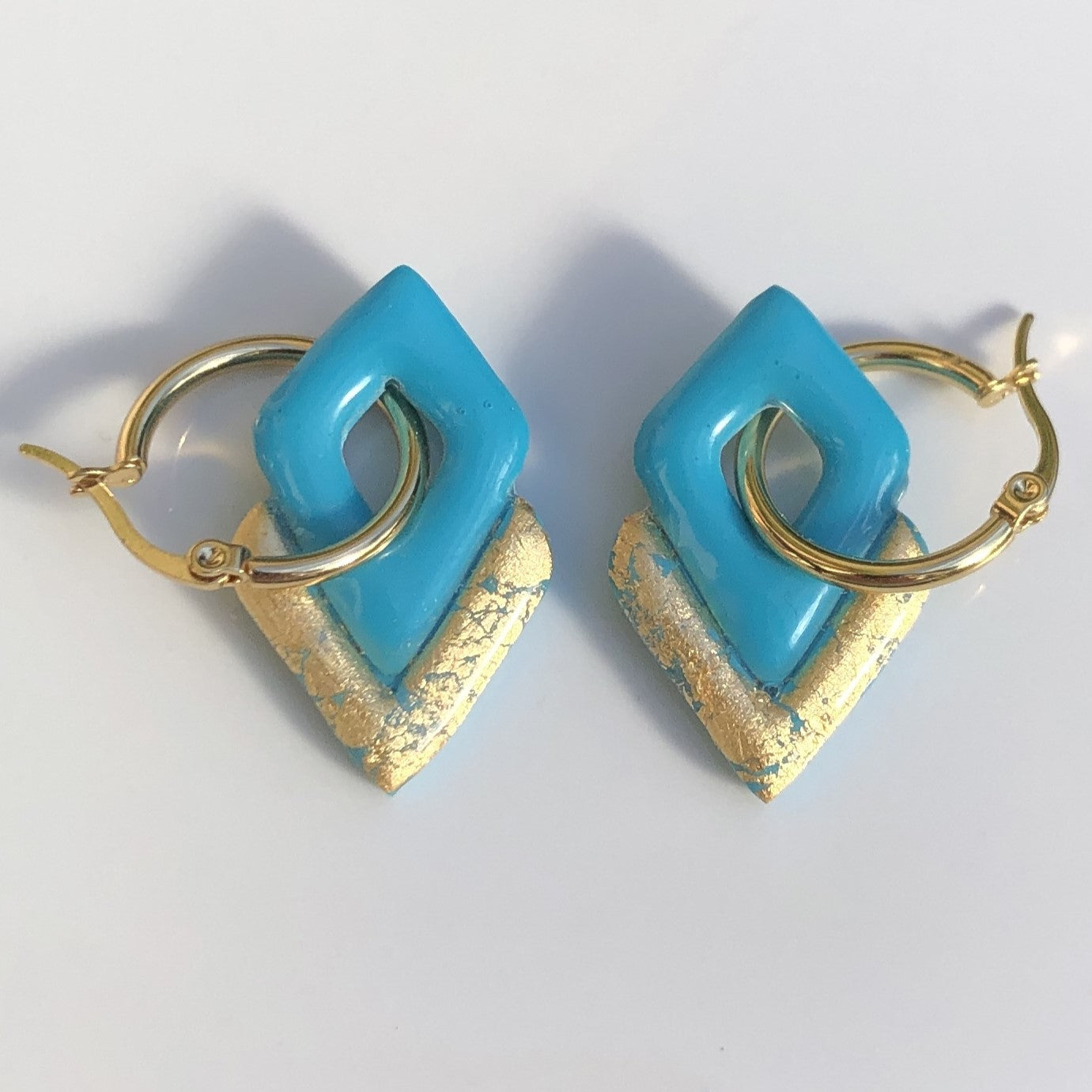 Boucles d'Oreilles Créoles Pampilles Losanges - Bleu Menthe et Or