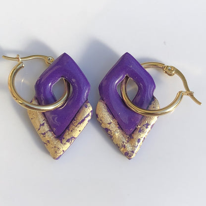 Boucles d'Oreilles Créoles Pampilles Losanges - Violet Prune et Or