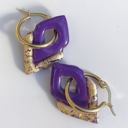 Boucles d'Oreilles Créoles Pampilles Losanges - Violet Prune et Or