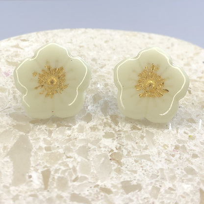 Puces d'Oreilles Fleurs - Blanc Fluorescent et Or