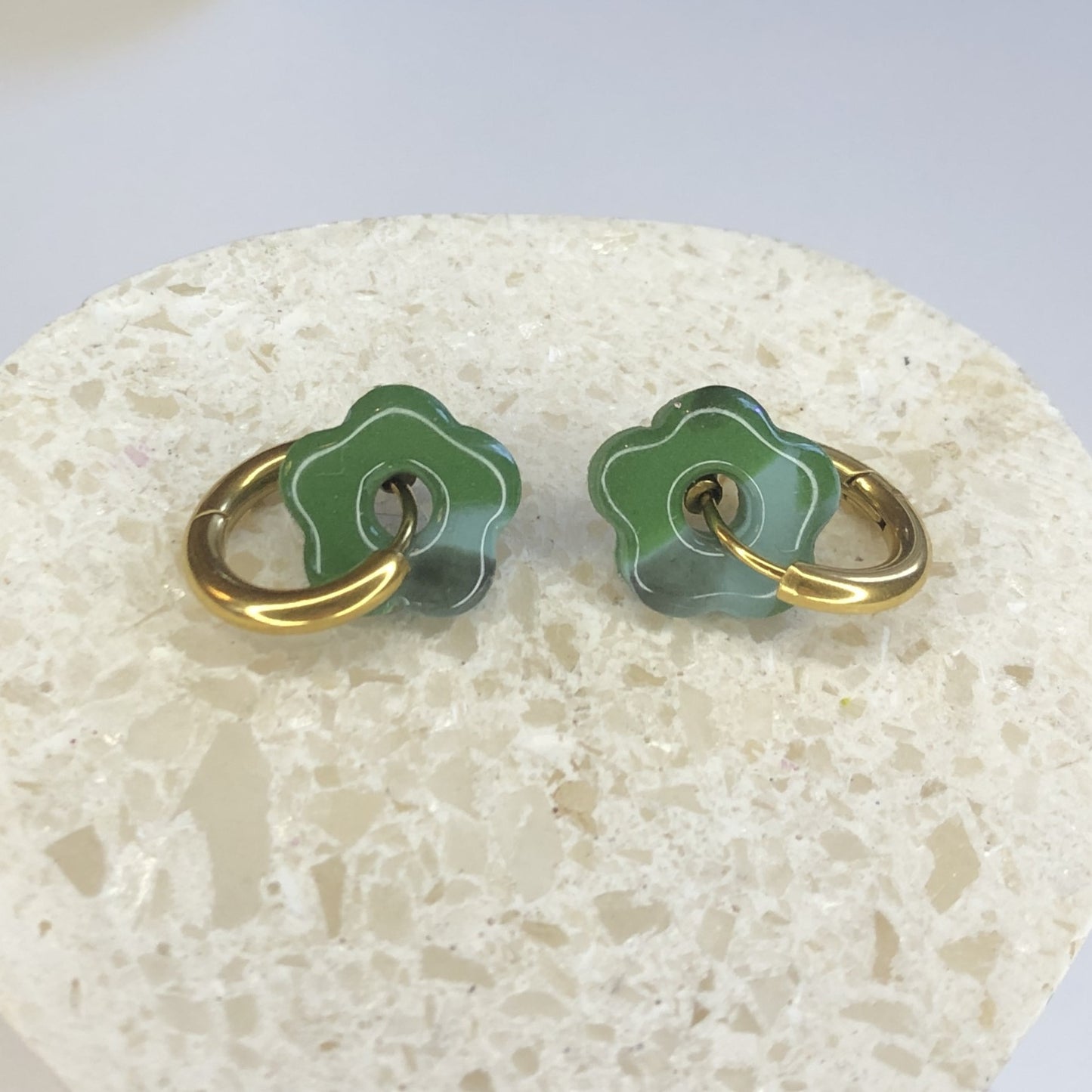 Boucles d'Oreilles Créoles Pampilles Small Fleurs - Vert Sauge et Bleu Sérénité