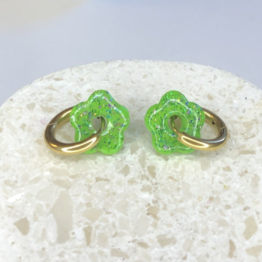 Boucles d'Oreilles Créoles Pampilles Small Fleurs - Vert Primevère Pailletées