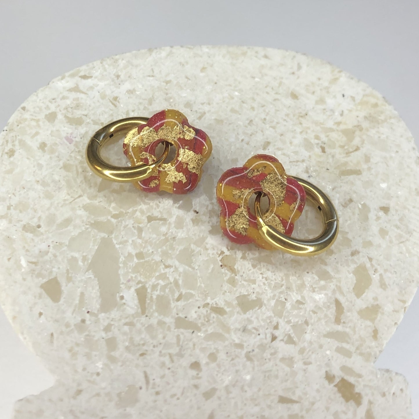 Boucles d'Oreilles Créoles Pampilles Small Fleurs - Bordeaux, Jaune Or et Or