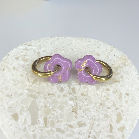 Boucles d'Oreilles Créoles Pampilles Small Fleurs - Violet Lilas et Or