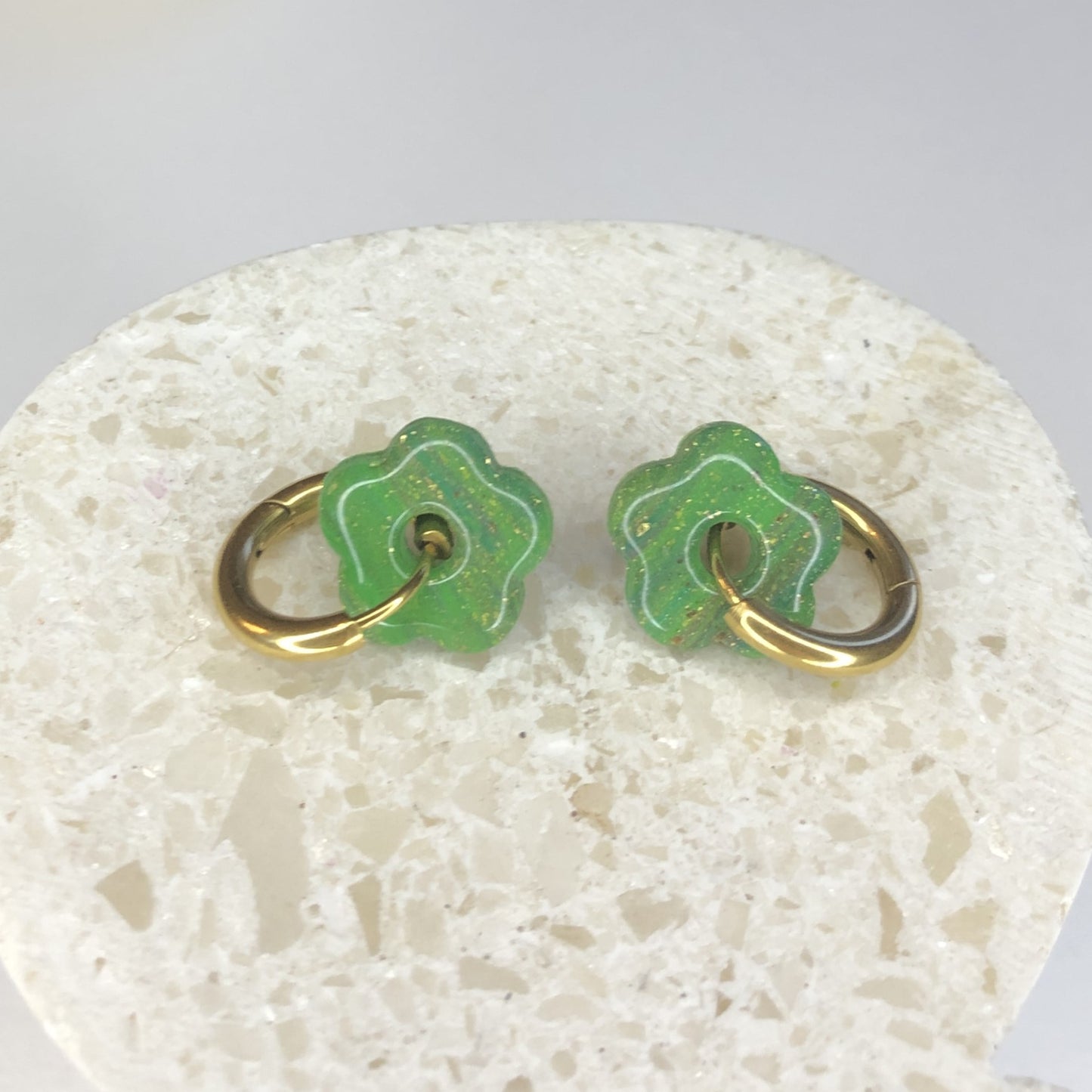 Boucles d'Oreilles Créoles Pampilles Small Fleurs - Vert Strates Scintillant