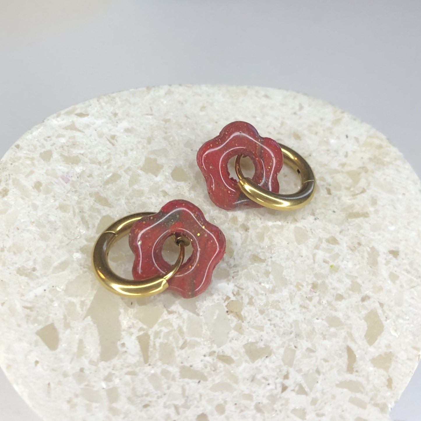 Boucles d'Oreilles Créoles Pampilles Small Fleurs - Violet et Bordeaux