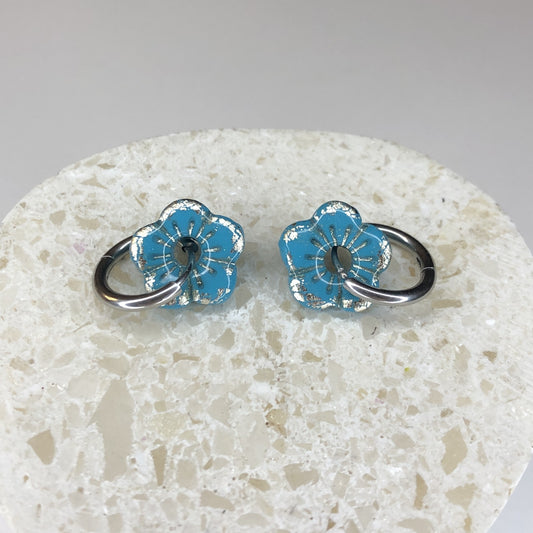 Boucles d'Oreilles Créoles Pampilles Small Fleurs - Bleu Menthe et Argent