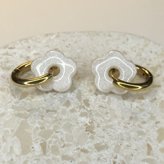 Boucles d'Oreilles Créoles Pampilles Small Fleurs - Blanc Nacré