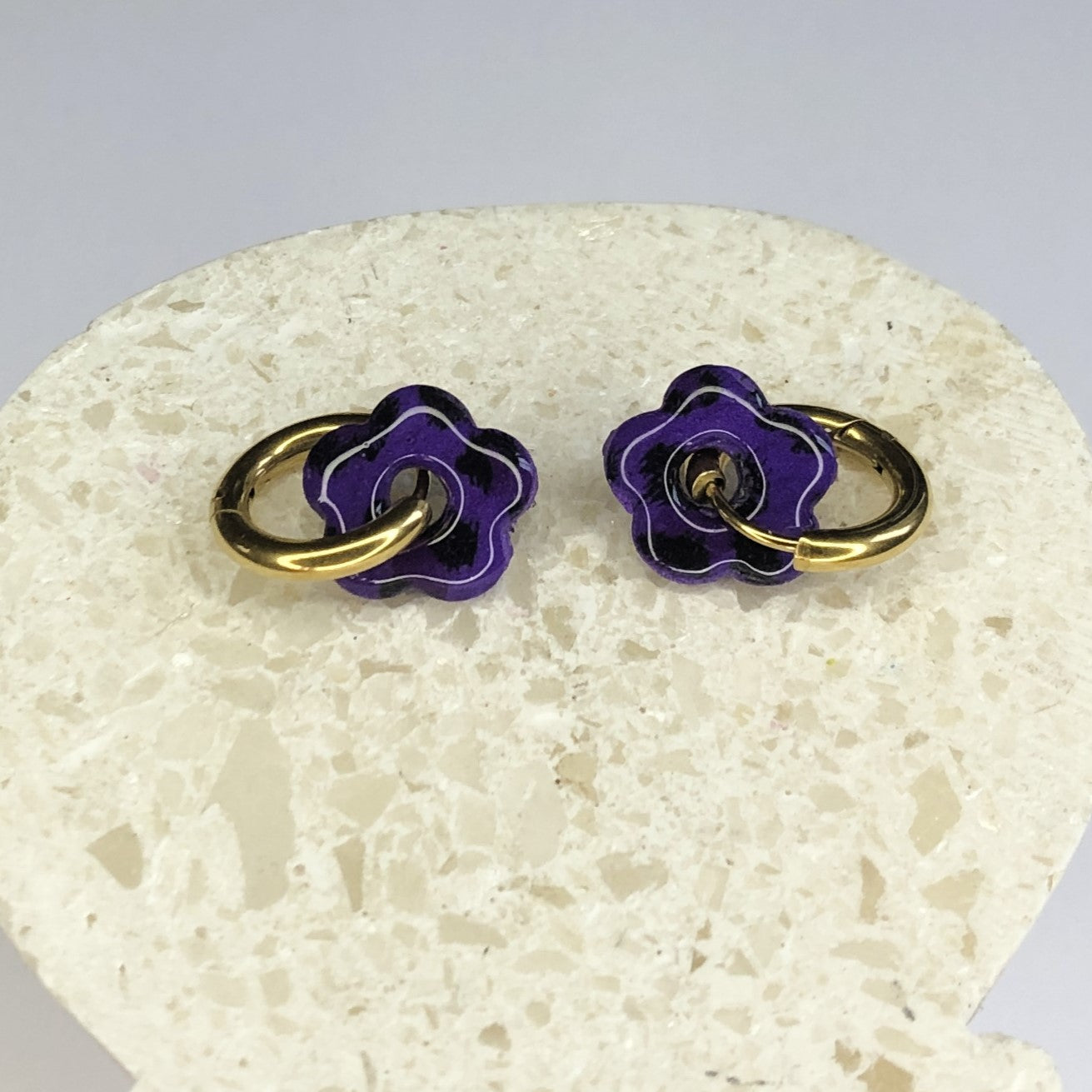 Boucles d'Oreilles Créoles Pampilles Small Fleurs - Léopard Violet