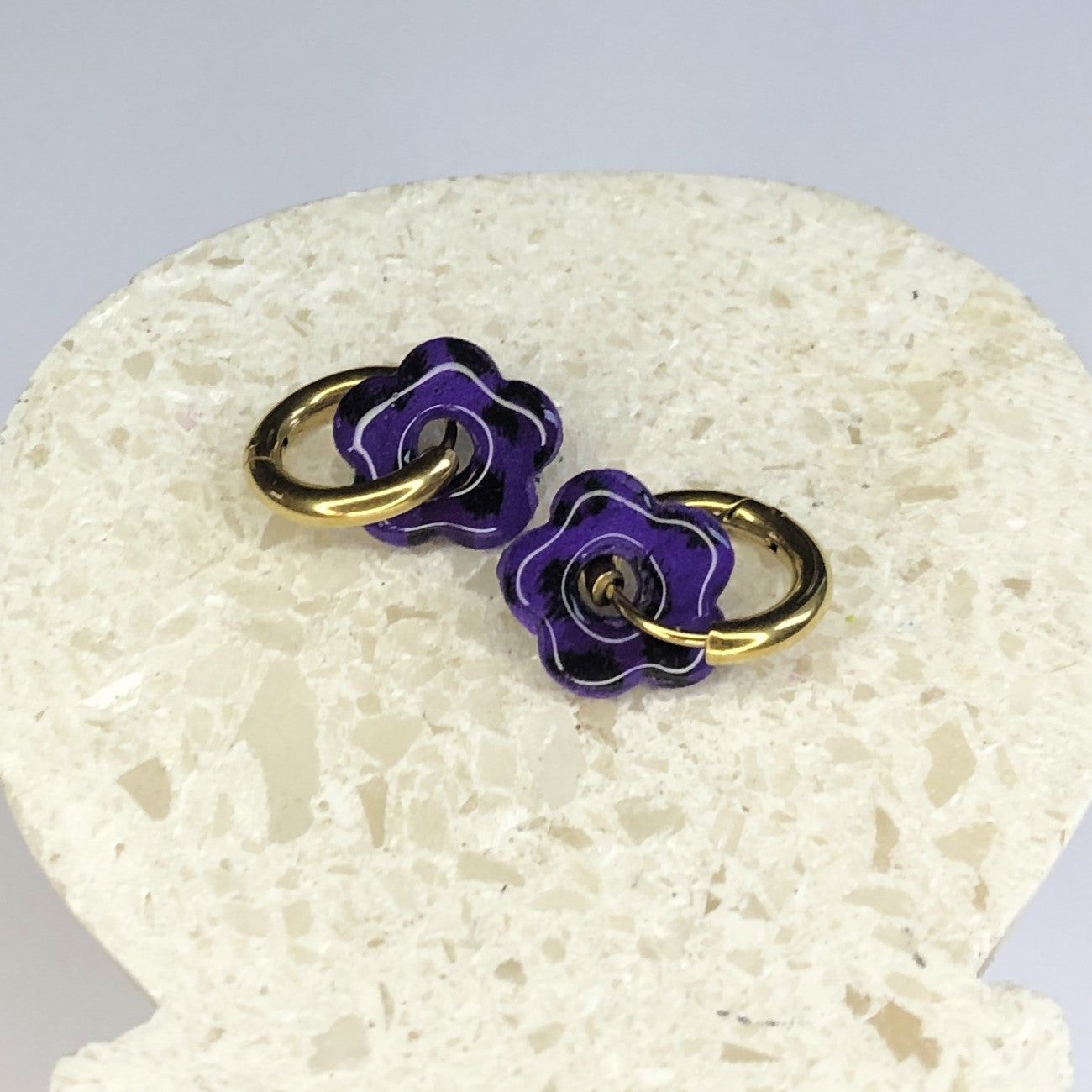 Boucles d'Oreilles Créoles Pampilles Small Fleurs - Léopard Violet