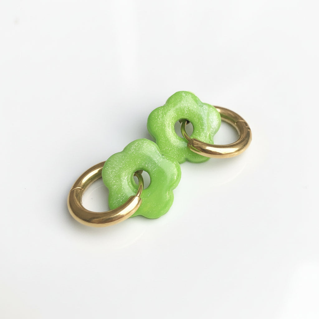 Boucles d'Oreilles Créoles Petites Pampilles Fleurs - Vert Primevère