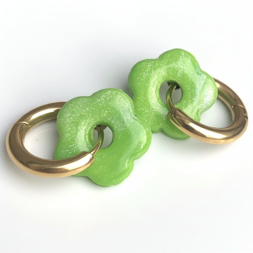 Boucles d'Oreilles Créoles Petites Pampilles Fleurs - Vert Primevère